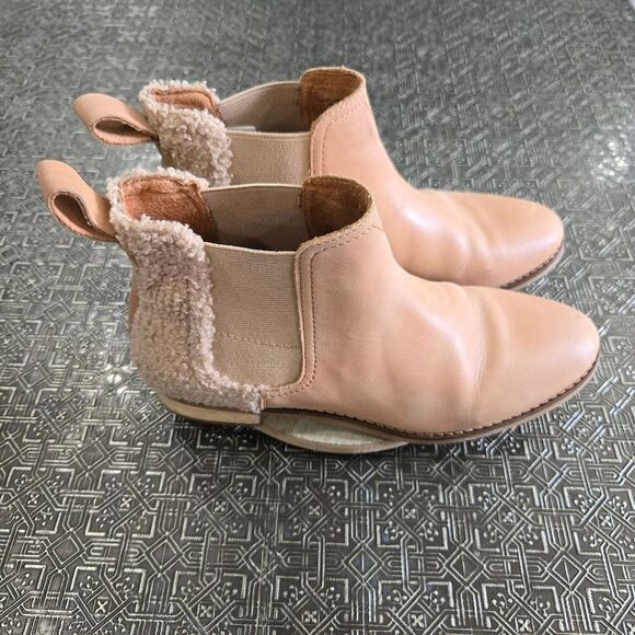 🐢 Toms Ella Chelsea Ankle Boot Honey Leather Faux Shearling Size 7 Tan Bootie - Picture 4 of 12